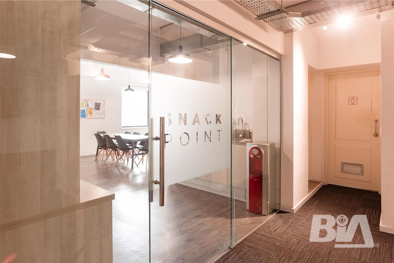 Victoria Plaza Office Tower 15 Con Marca De Agua